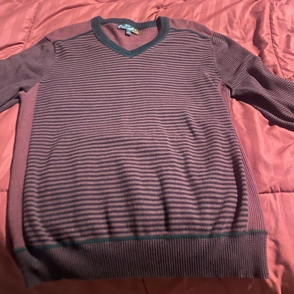 Guess long sleeve sweater - Picture 2 of 6